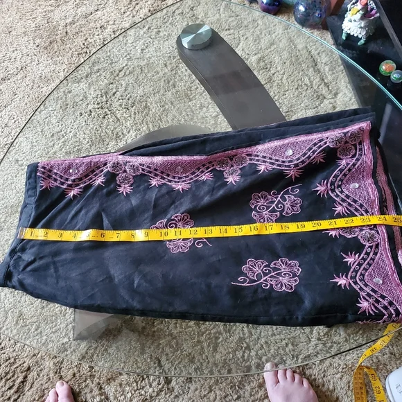 Anne‎ Carson Black Linen  Skirt Pink Embroidery EUC size 18 - Picture 4 of 8